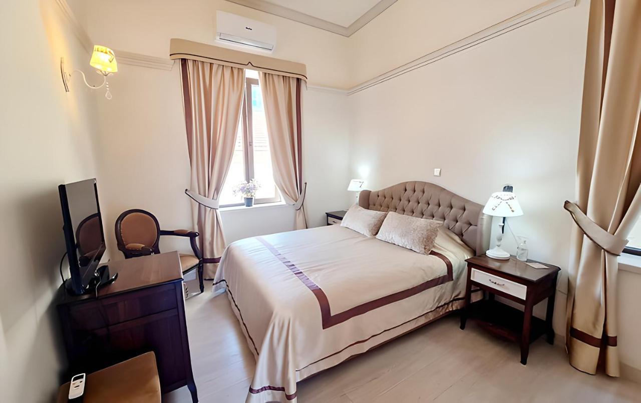 Sofia Boutique Hotel 키레니아 외부 사진