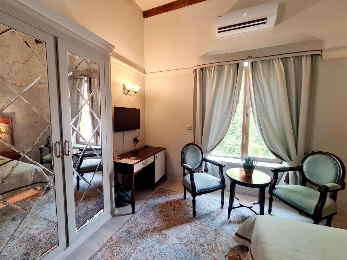 Sofia Boutique Hotel 키레니아 외부 사진