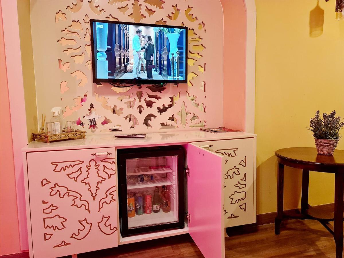 Sofia Boutique Hotel 키레니아 외부 사진